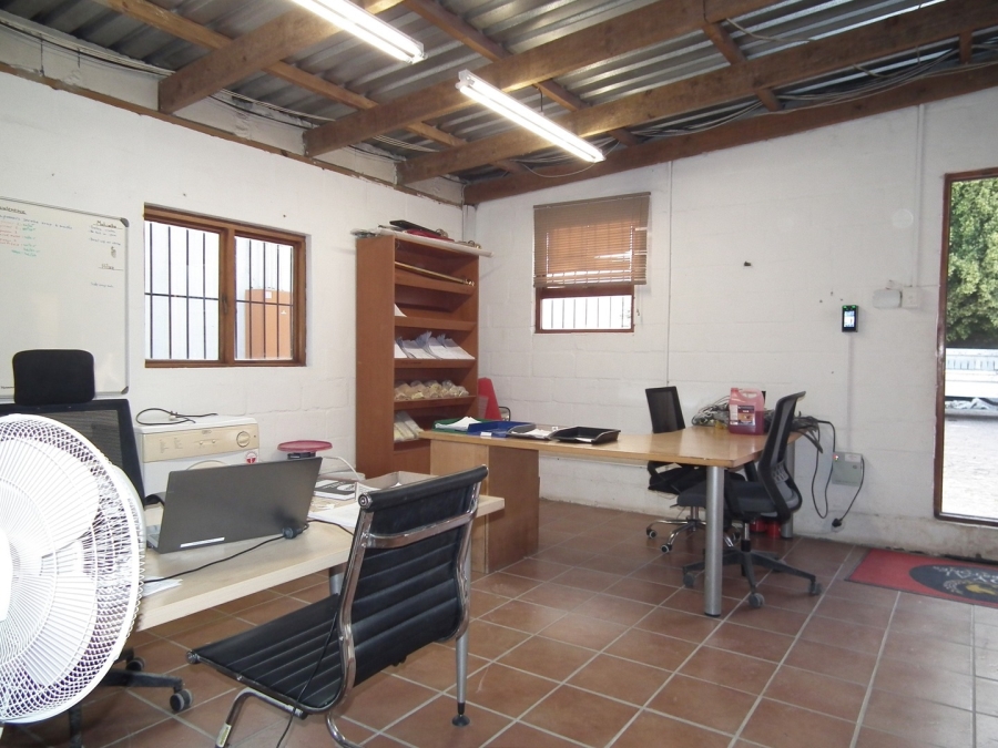 To Let commercial Property for Rent in Dal Josafat Western Cape